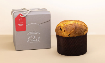 Panettone classico di Pasticceria Pinel: omaggio autentico alla tradizione dolciaria italiana